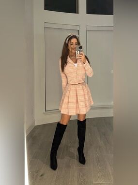 Elegant Pink Tweed Blazer & Pleated Skirt Set, Size M, worn once for photos